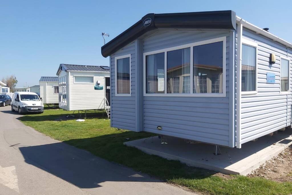 8 Berth Caravan At Parkdean Camber Sands Exterior photo
