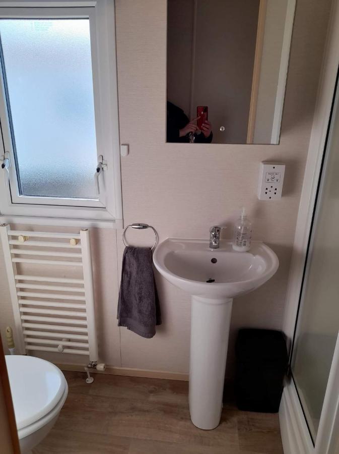 8 Berth Caravan At Parkdean Camber Sands Exterior photo